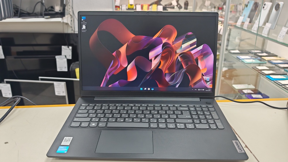 Ноутбук Lenovo; I5-13420H, Intel UHD Graphics, 8 Гб, 256 Гб, Нет
