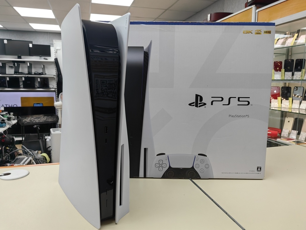 Игровая приставка PlayStation 5 825Gb (С дисководом)