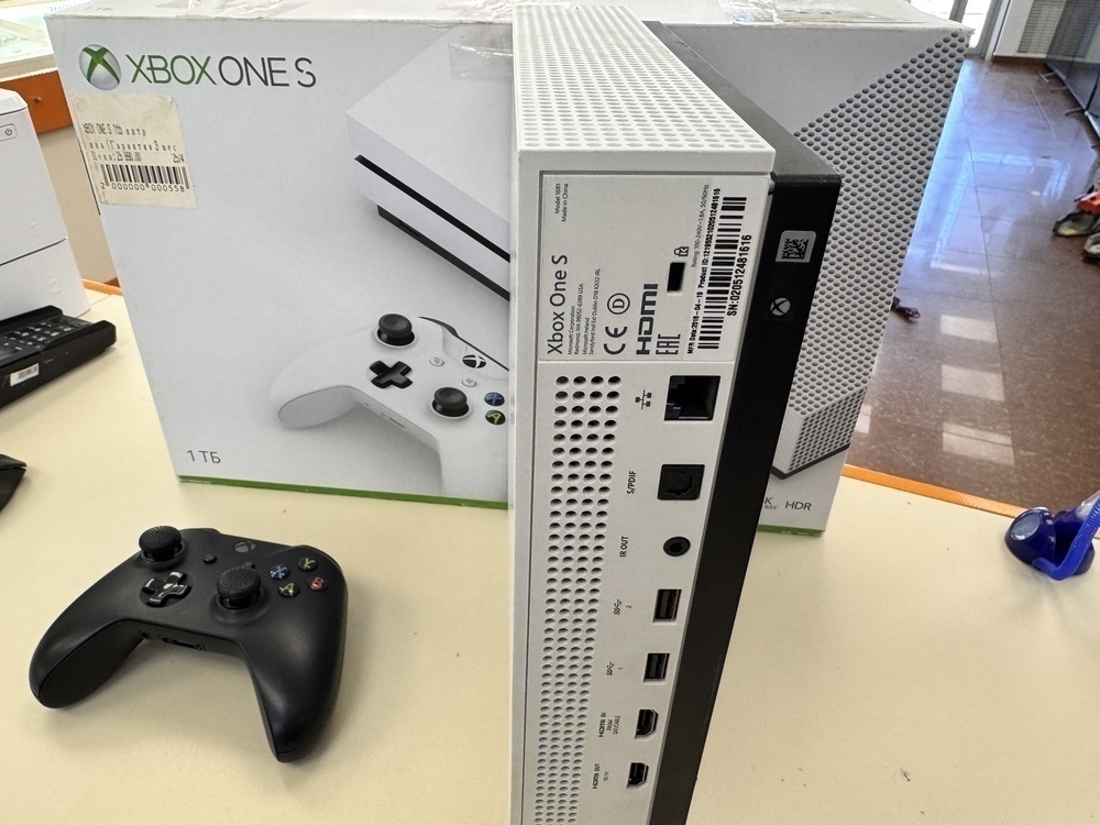 Игровая приставка Xbox One S 500Gb
