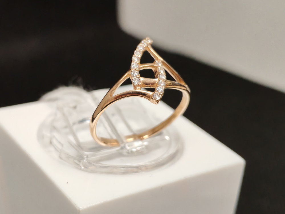 КОЛЬЦО С КАМНЯМИ (Au 585)