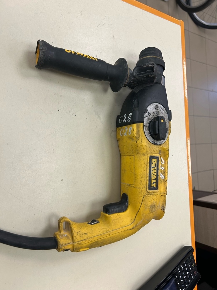 Перфоратор Dewalt D25013K