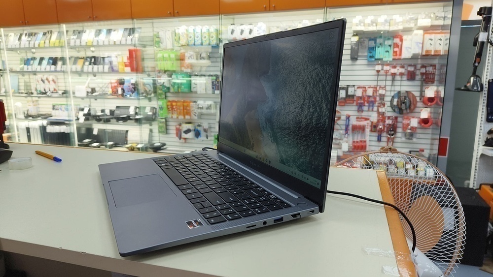 Ноутбук DIGMA; Ryzen 3 3200U, Radeon Vega 3, 8 Гб, 250 Гб, Нет