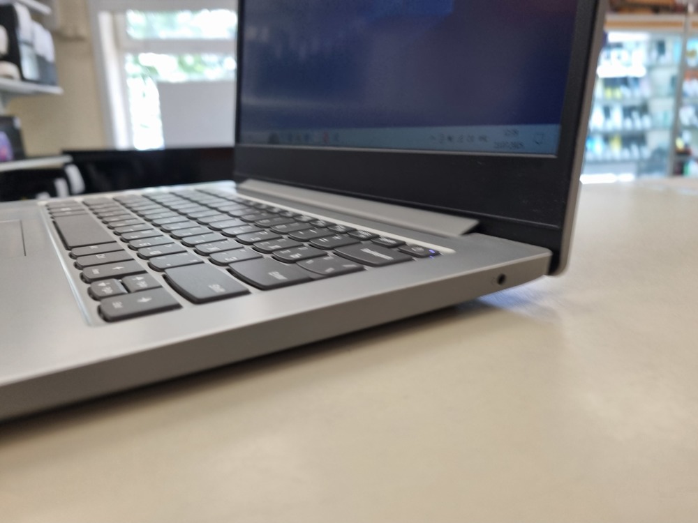 Ноутбук Lenovo 14AST-05; A4-9120, Radeon R3 series, 4 Гб, 64 Гб, Нет