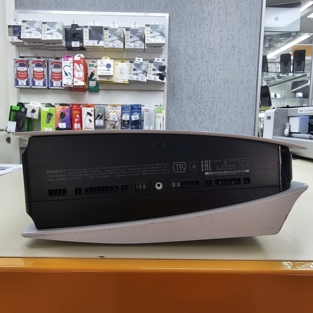 Игровая приставка PlayStation 5 825Gb (С дисководом) Игровая приставка PlayStation 5 825Gb (С дисководом)