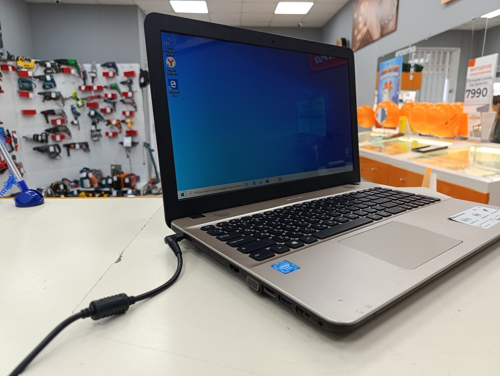 Ноутбук ASUS X541S; Celeron N3060, HD Graphics, 2 Гб, Нет, 500 Гб