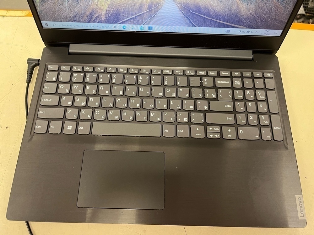 Ноутбук Lenovo; A6-9225, Radeon 530, 4 Гб, 240 Гб, Нет