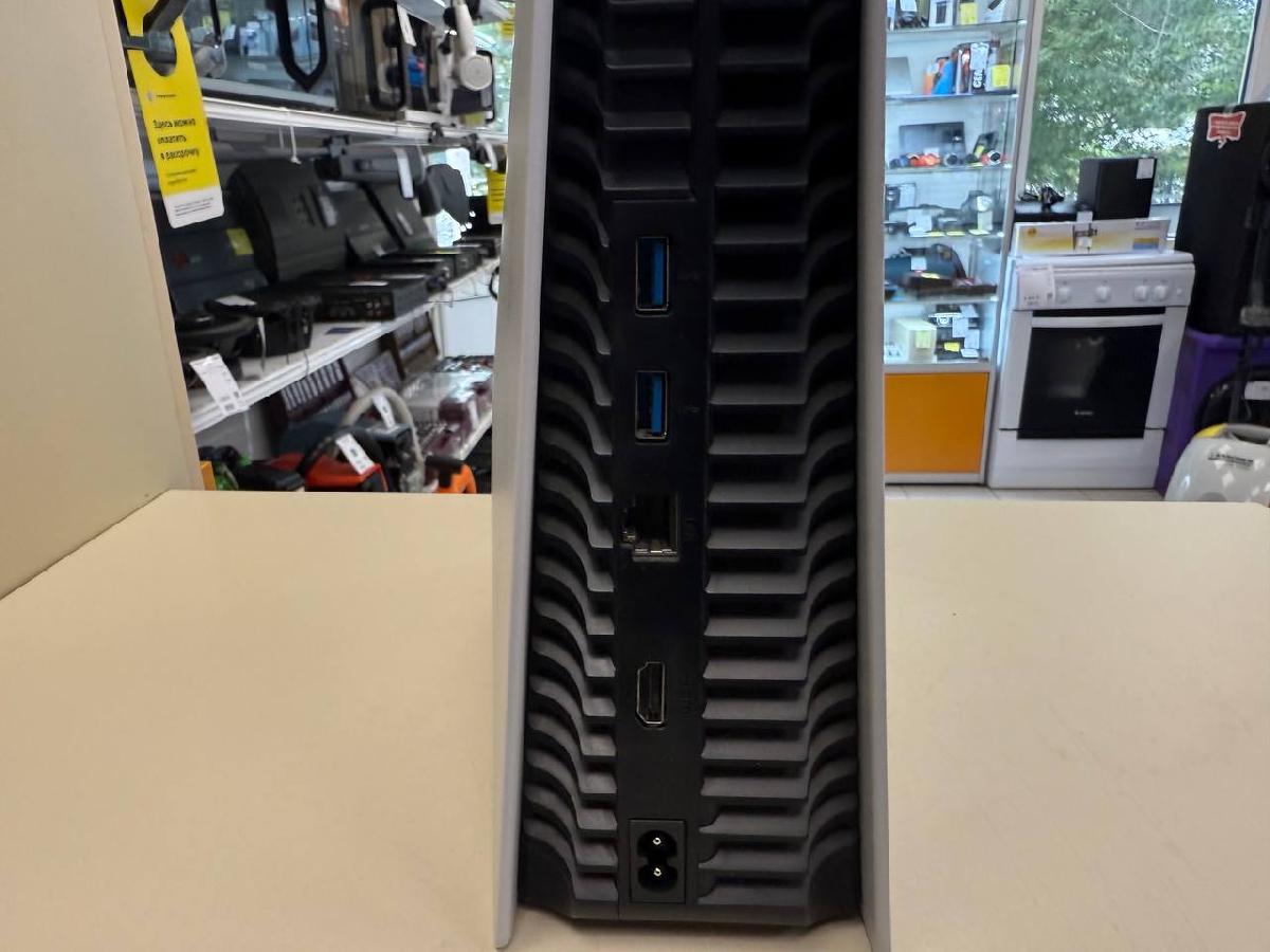 Игровая приставка PlayStation 5 825Gb (С дисководом)