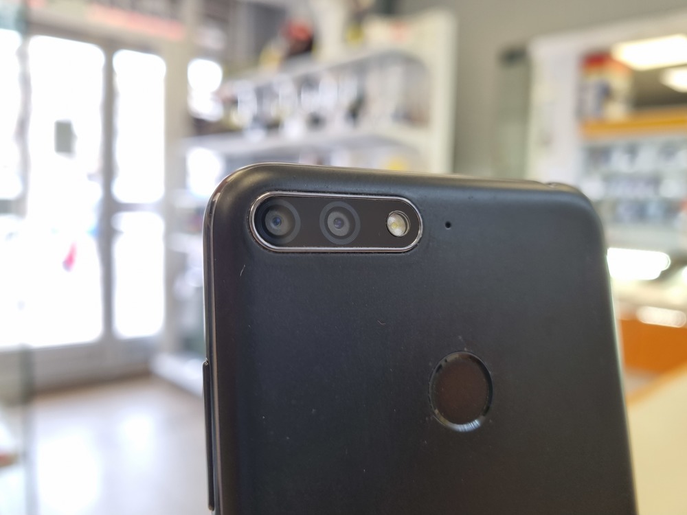 Смартфон Honor 7C 3/32