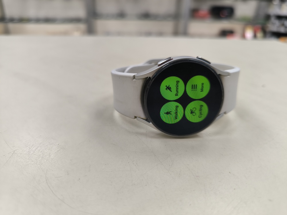 Смарт-часы Samsung Galaxy Watch 4 40mm