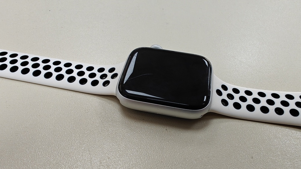 Смарт-часы Apple Watch Series 4 44 мм