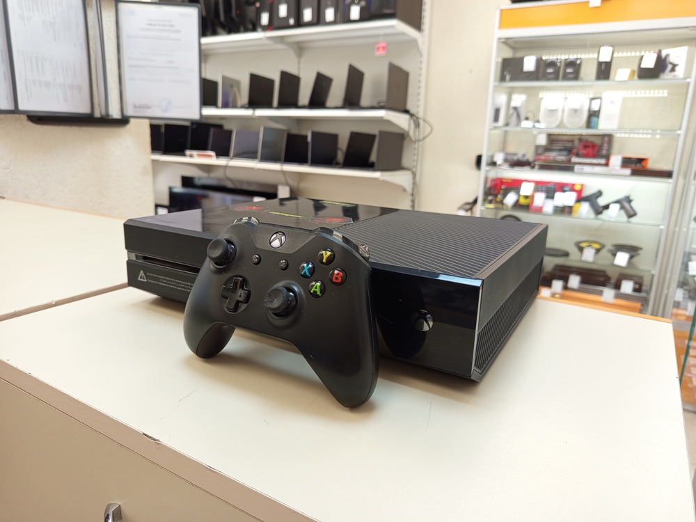 Игровая приставка Xbox One 500Gb Игровая приставка Xbox One 500Gb