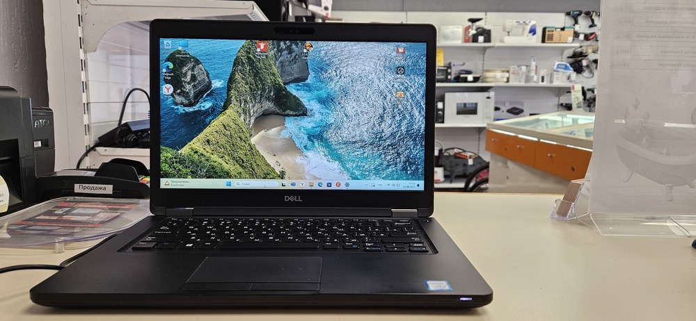Ноутбук DELL; Core i5-8350U, HD Graphics, 8 Гб, 256 Гб, Нет