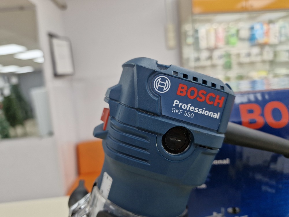 Фрезер Bosch GKF 550