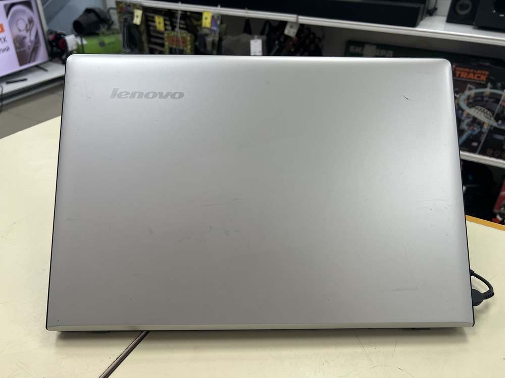 Ноутбук Lenovo; Pentium N3710, Intel UHD Graphics, 4 Гб, 120 Гб, Нет