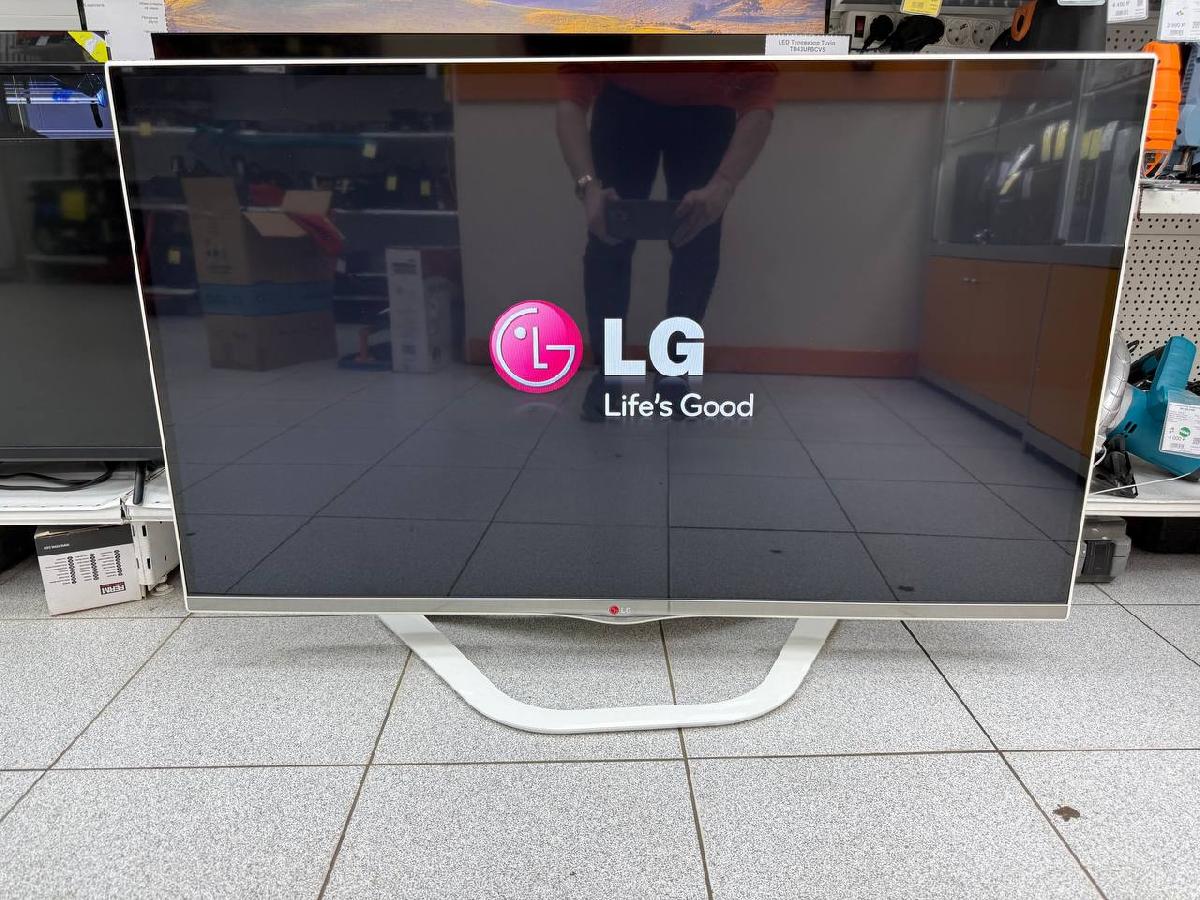 LED Телевизор LG 47LA667V