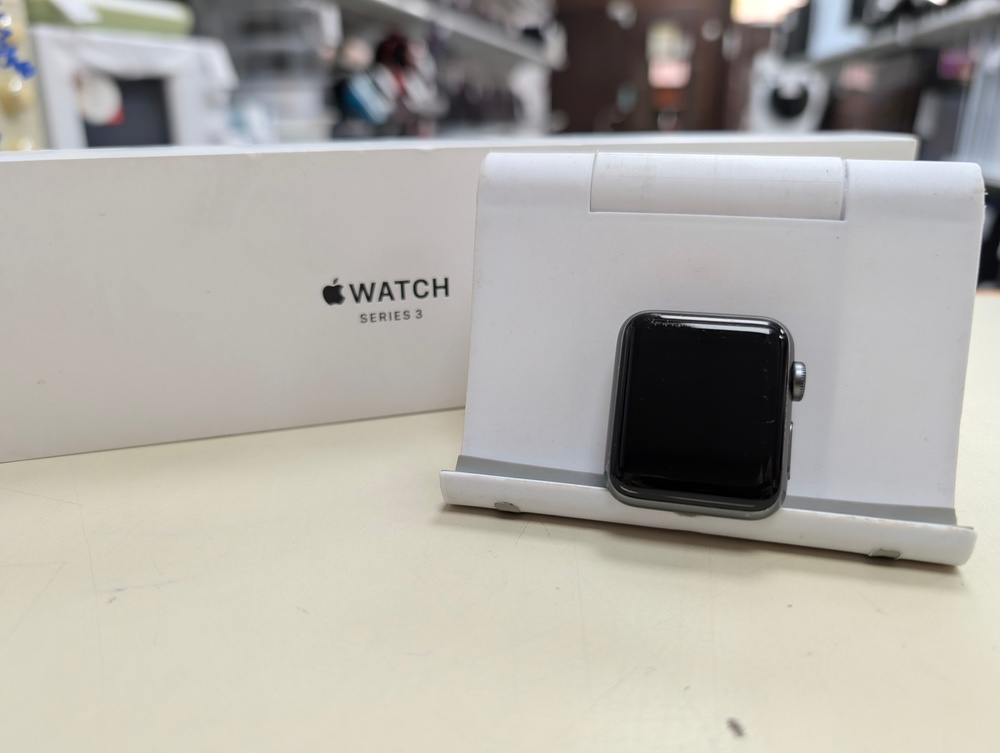 Смарт-часы Apple Watch Series 3 38 мм