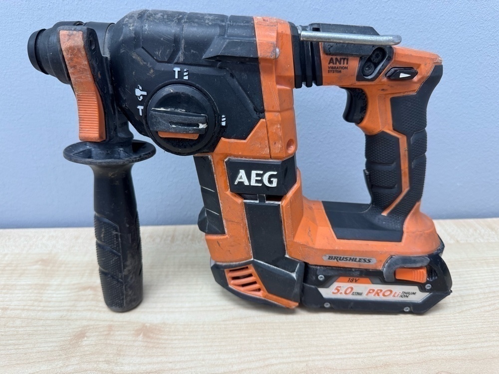 Перфоратор AEG BBH18BL-0;