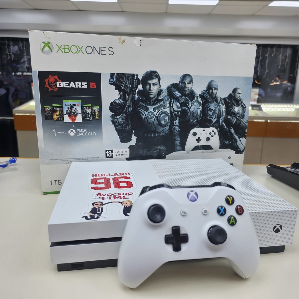 Игровая приставка Xbox One S 1TB Игровая приставка Xbox One S 1TB
