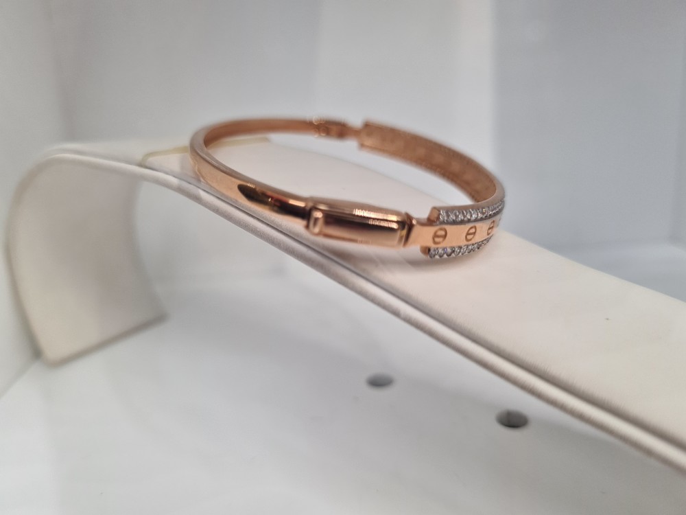 бр5006 БРАСЛЕТ ЖЕСТКИЙ с камнями (Au 585)