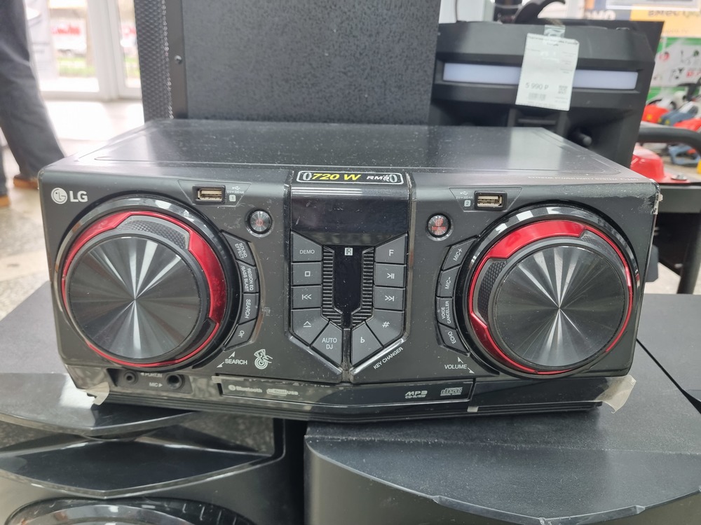 Музыкальный центр LG CJ45