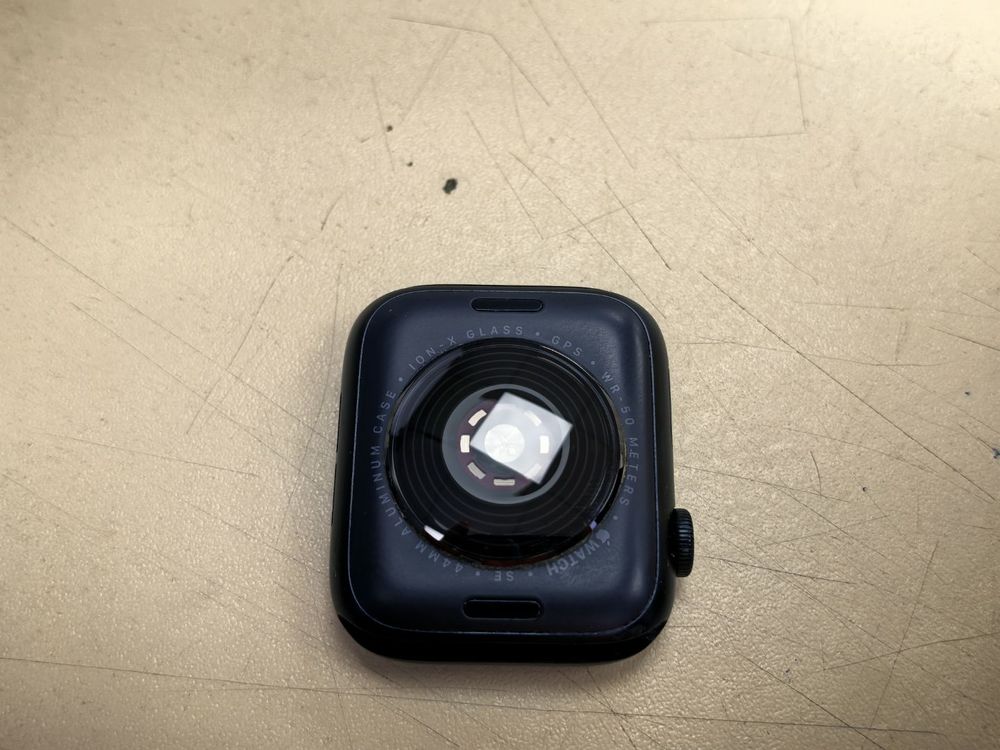 Смарт-часы Apple Watch SE 2022 44mm
