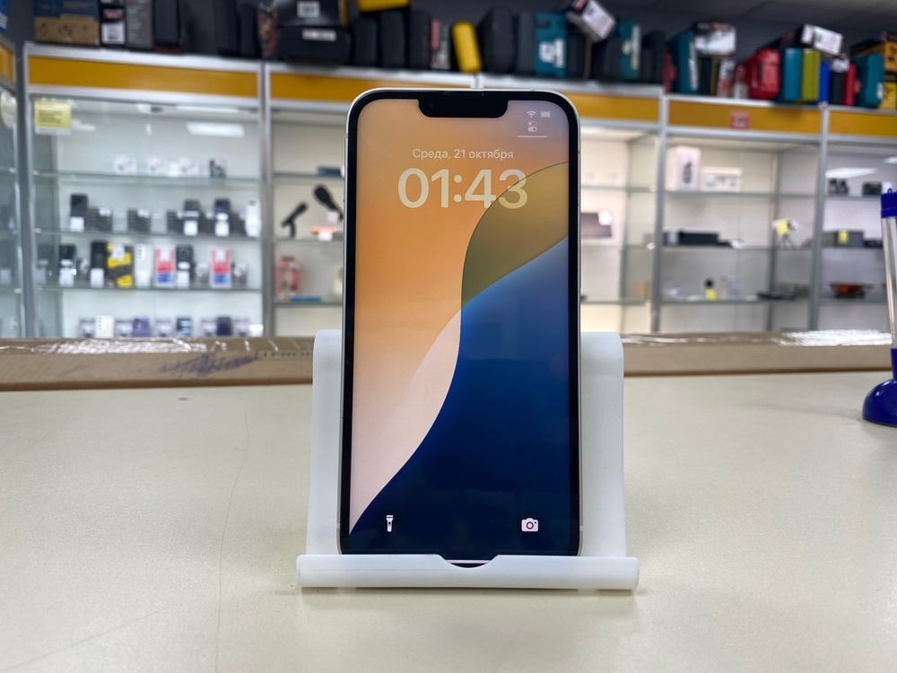 Смартфон Apple iPhone 13 128Gb