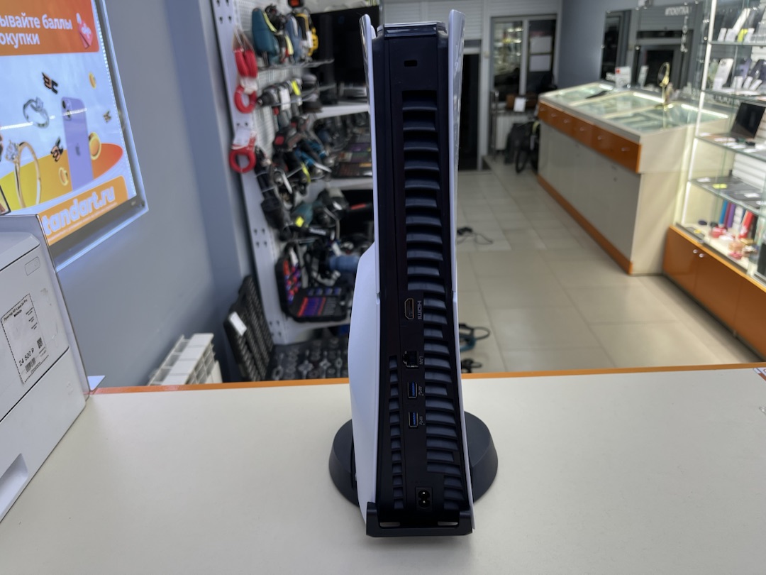 Игровая приставка PlayStation 5 825Gb (С дисководом) Игровая приставка PlayStation 5 825Gb (С дисководом)