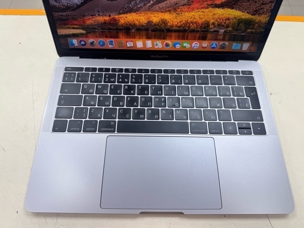 Ноутбук Apple MacBook Pro i5 (13 дюймов два порта Thunderbolt 3 2016) A1708