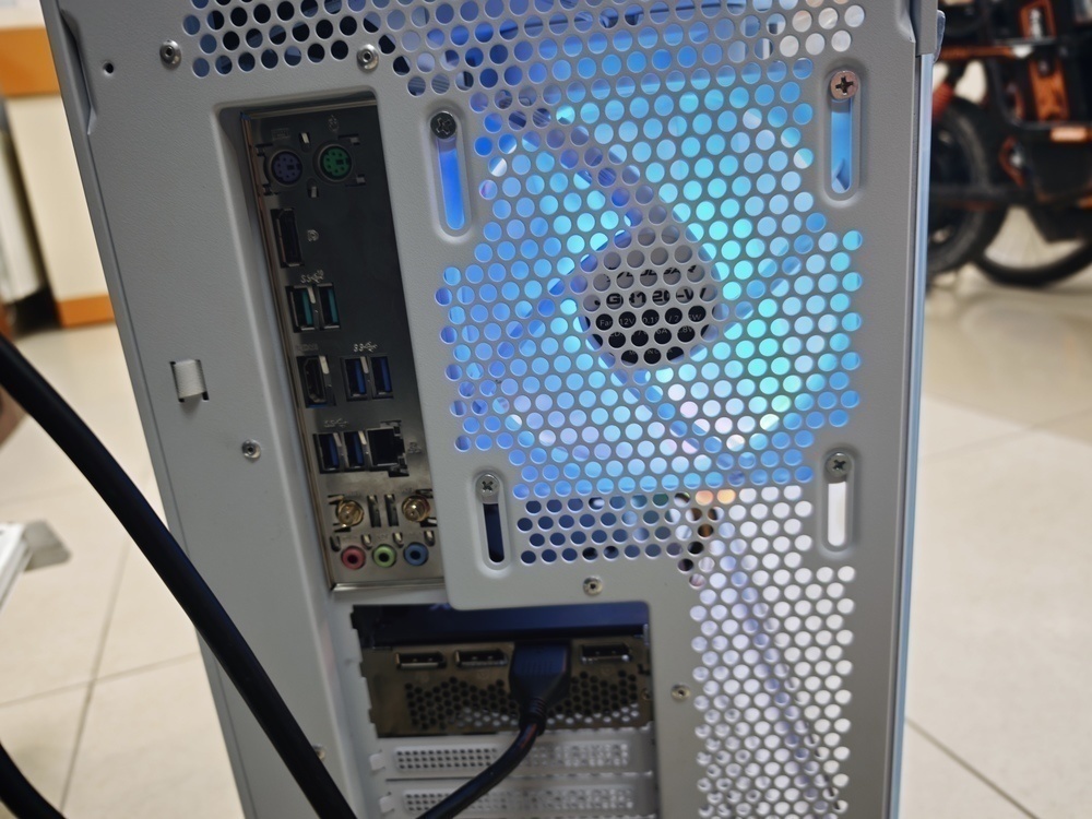 Системный блок ZALMAN; Core i9-9900KF, Geforce RTX 4060, 16 Гб, 750 Гб, Нет