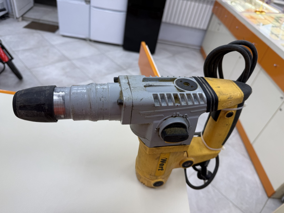 Перфоратор Wert Erh 1128HRE