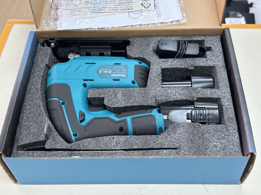 Лобзик Makita 40V