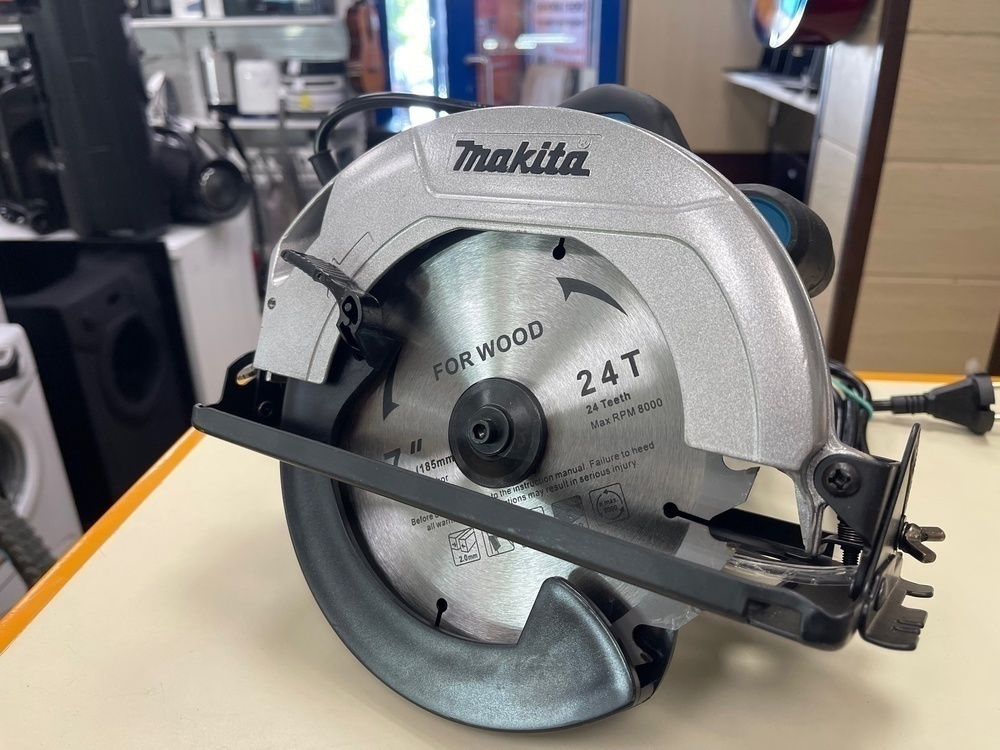 Дисковая пила Makita HS7600;