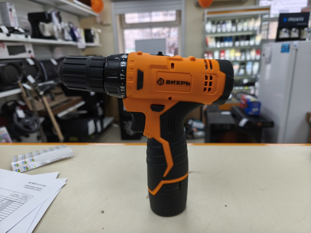 Шуруповерт Вихрь ДА 12Л-2