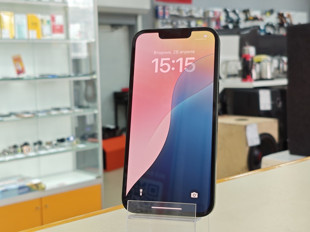 Смартфон Apple iPhone 13 128Gb