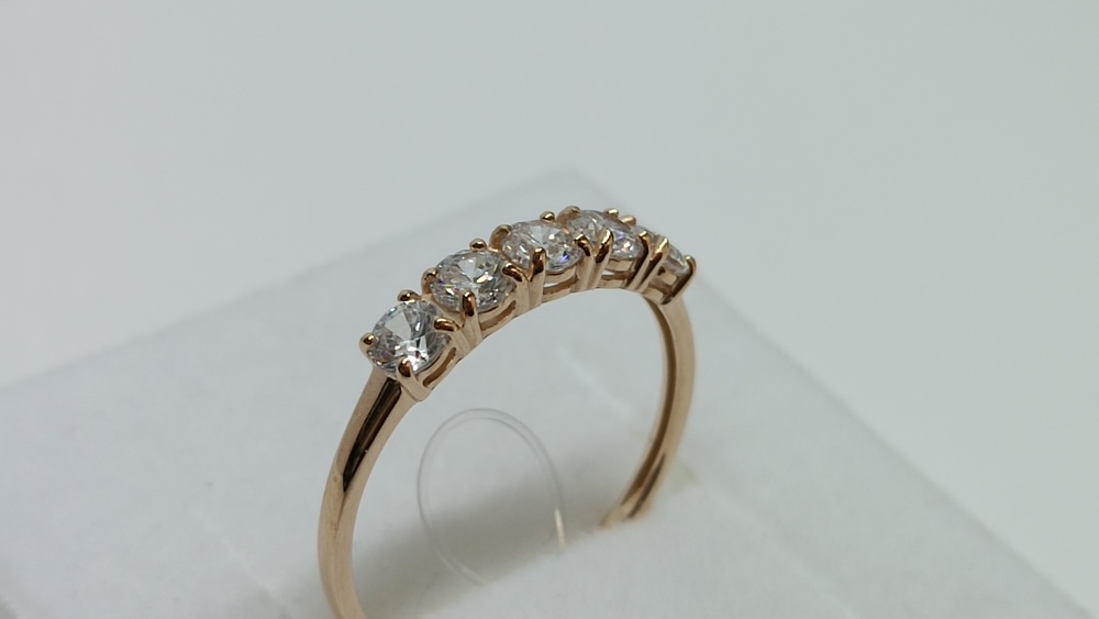 КОЛЬЦО С КАМНЯМИ (Au 585)