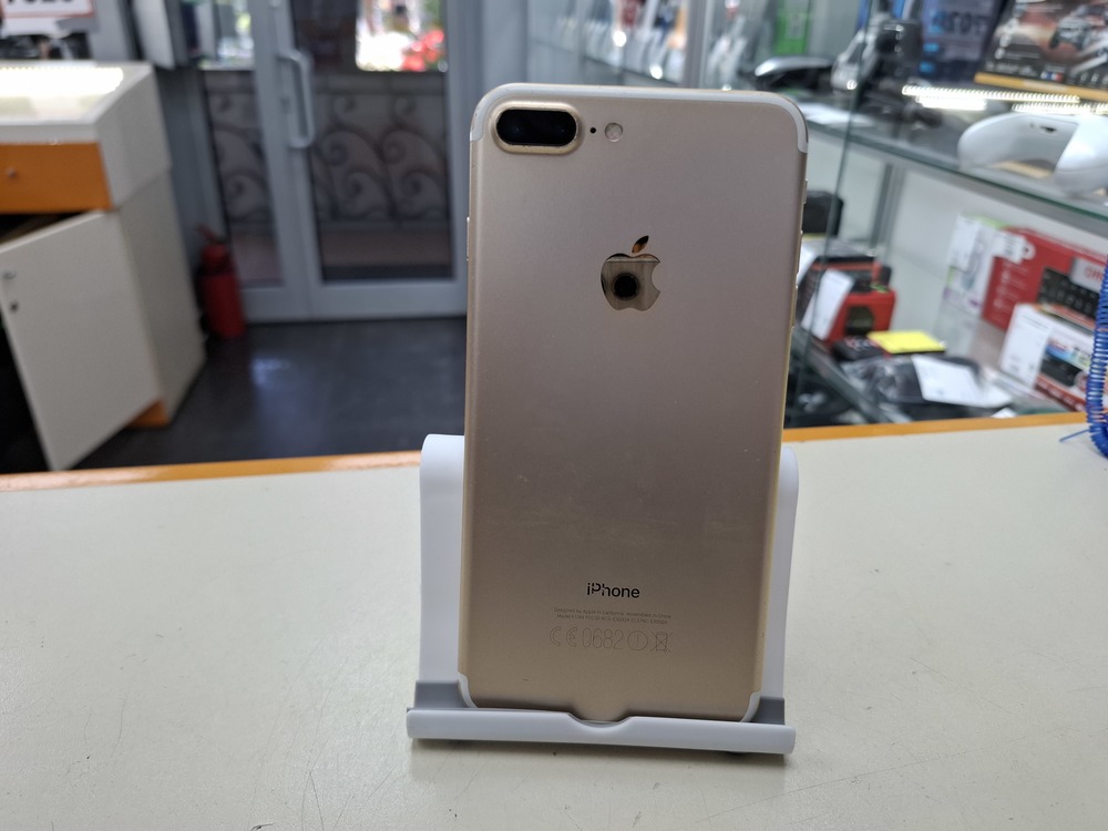 Смартфон Apple iPhone 7 Plus 32Gb