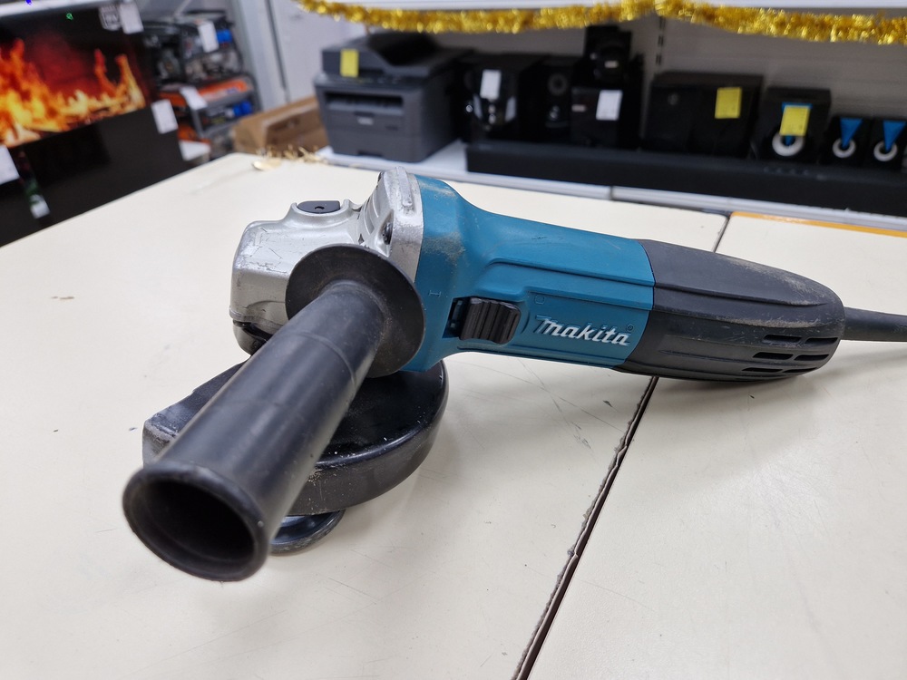 Угловая шлифмашина Makita GA5030R
