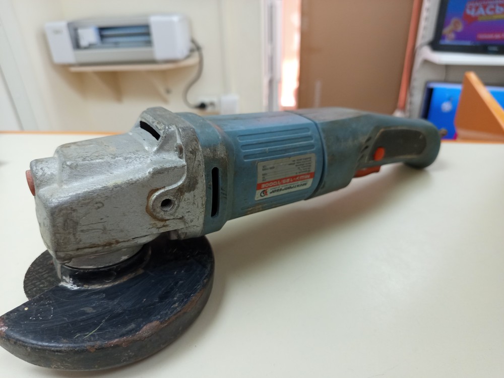 Угловая шлифмашина Электроприбор МШУ-125/1000