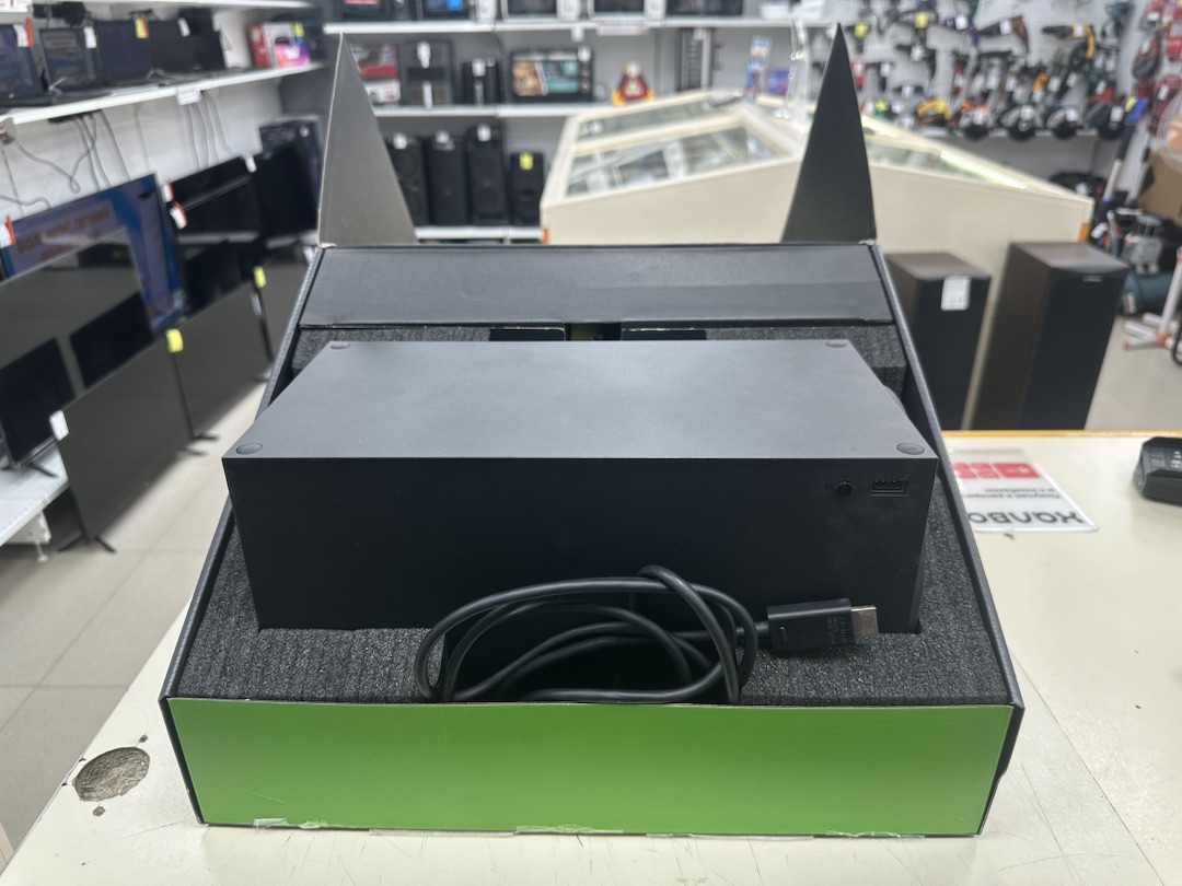 Игровая приставка Xbox Series X 1Tb