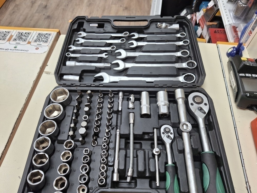 Набор инструментов No Name 82 PCS