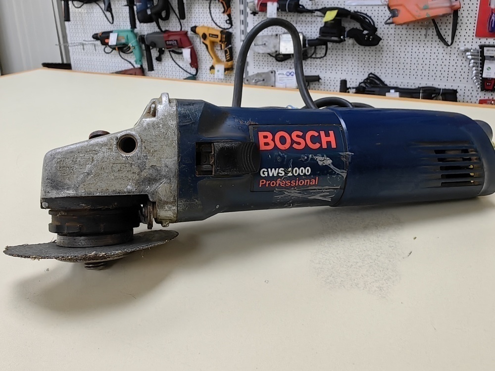 Угловая шлифмашина Bosch GWS-1000