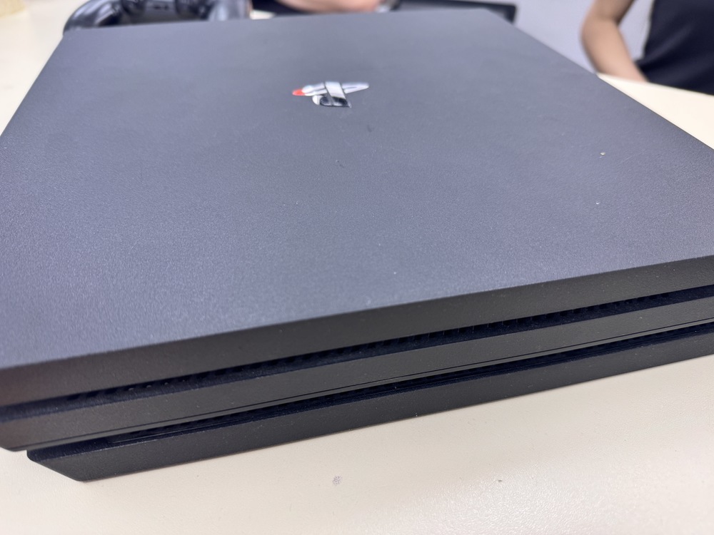 Игровая приставка PlayStation 4 Pro 1Tb