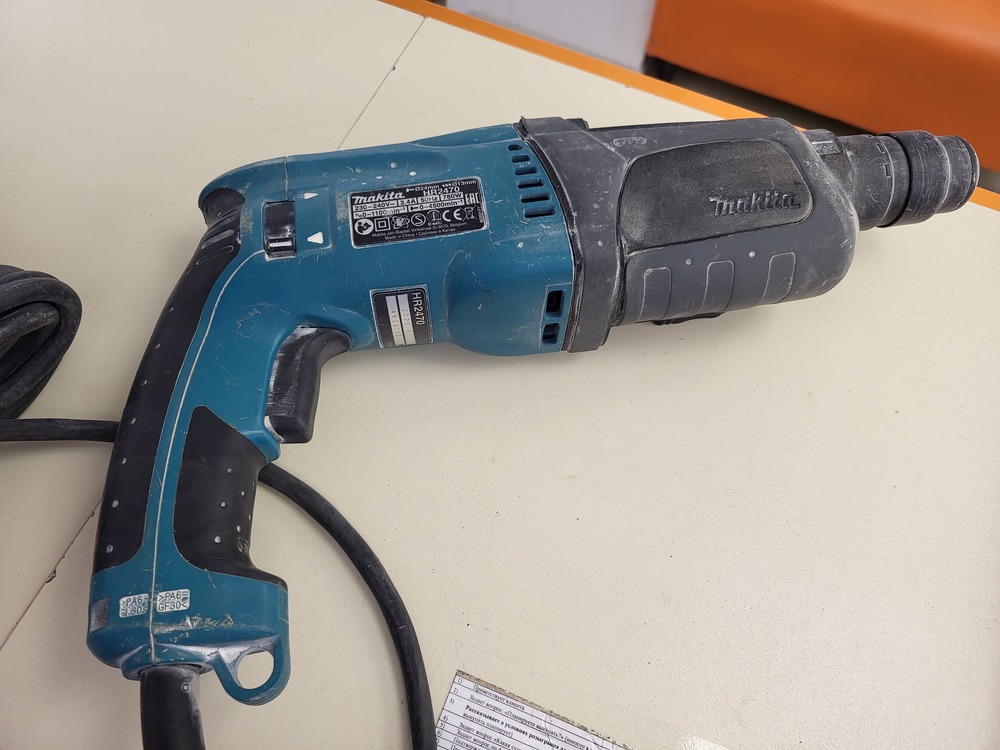 Перфоратор Makita HR2470