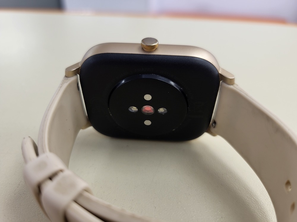 Фитнес-браслет Amazfit GTS 1;