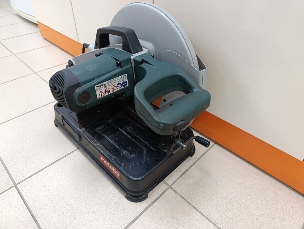 Торцовочная пила Metabo CS23-355