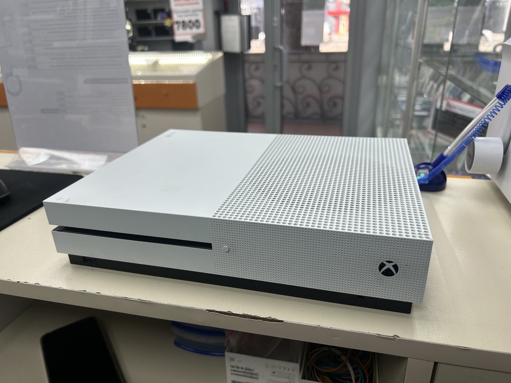 Игровая приставка Xbox One S 500Gb
