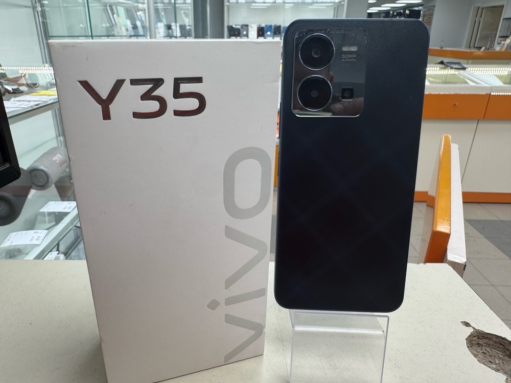 Смартфон Vivo Y35 4/64