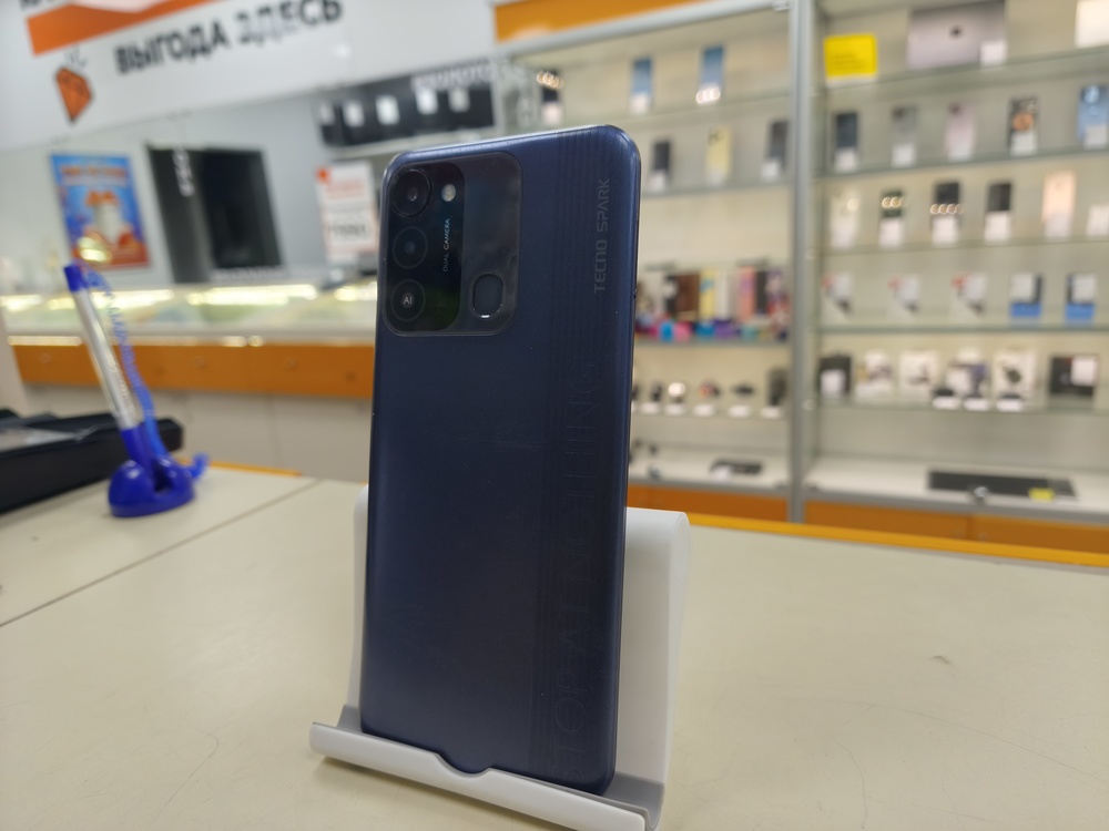Смартфон Tecno Spark 8C 4/64