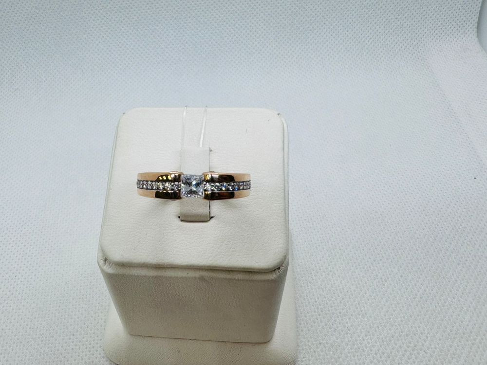 КОЛЬЦО С КАМНЯМИ (Au 585)