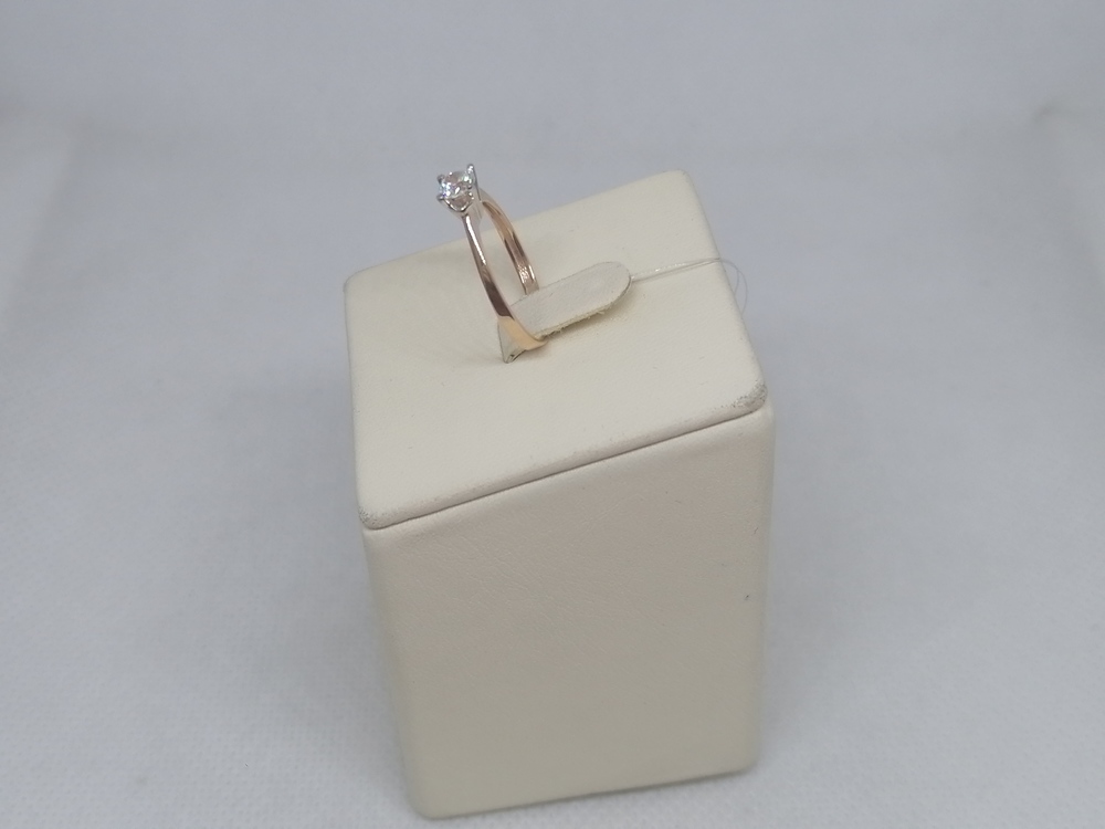 01-115280 КОЛЬЦО С КАМНЕМ (Au 585)